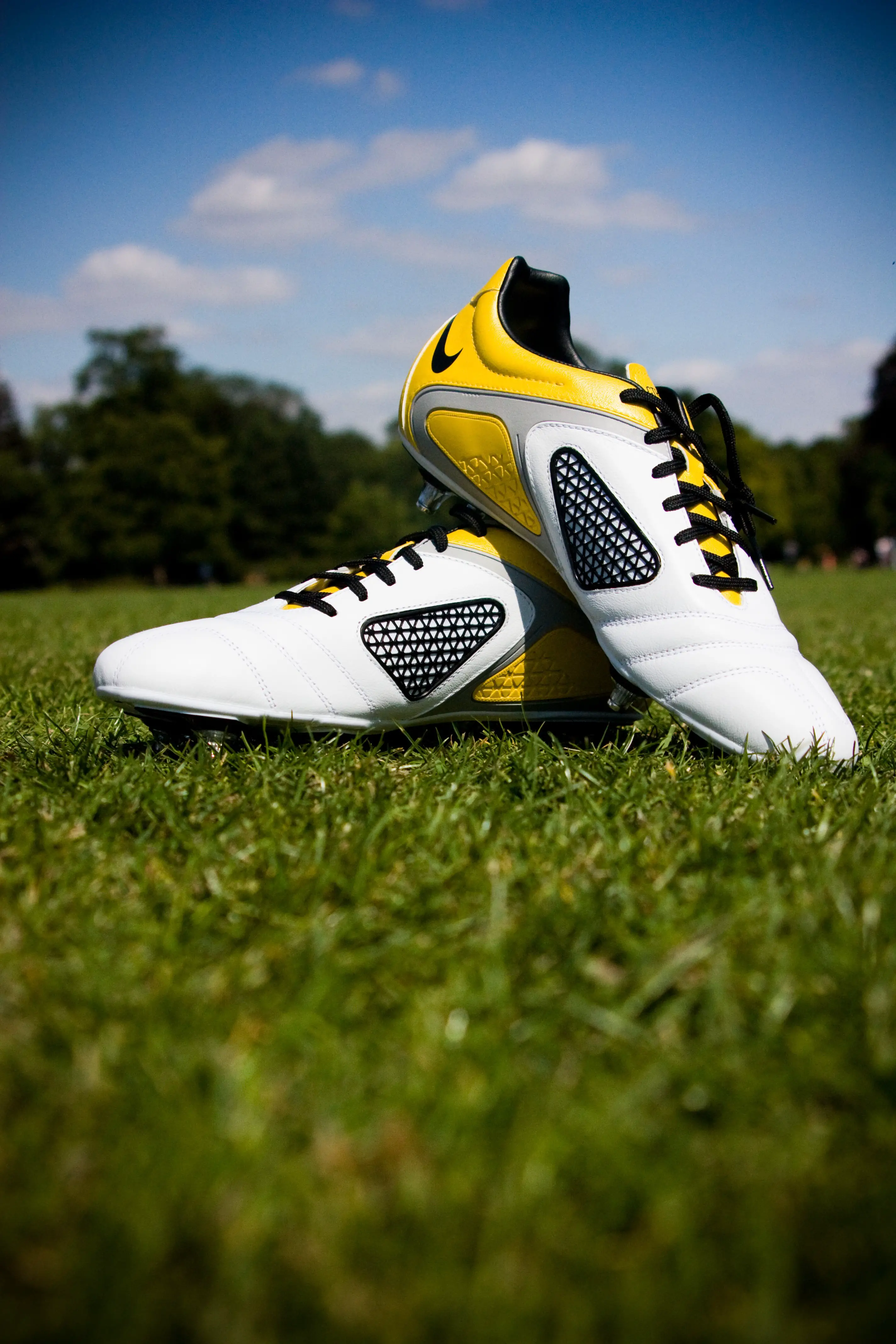 How to Find the Best Youth Soccer Cleats - Soccer Training Solutions