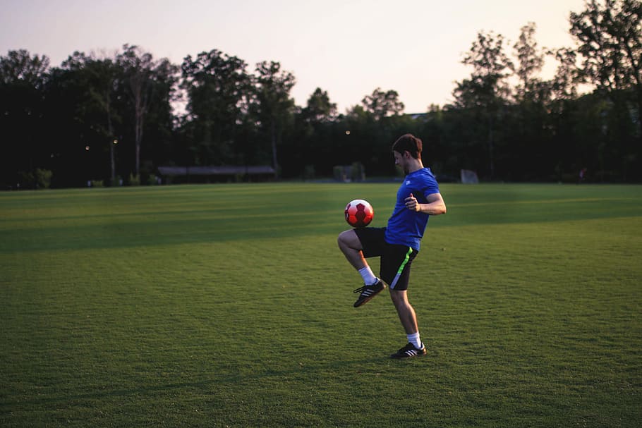 soccer juggling